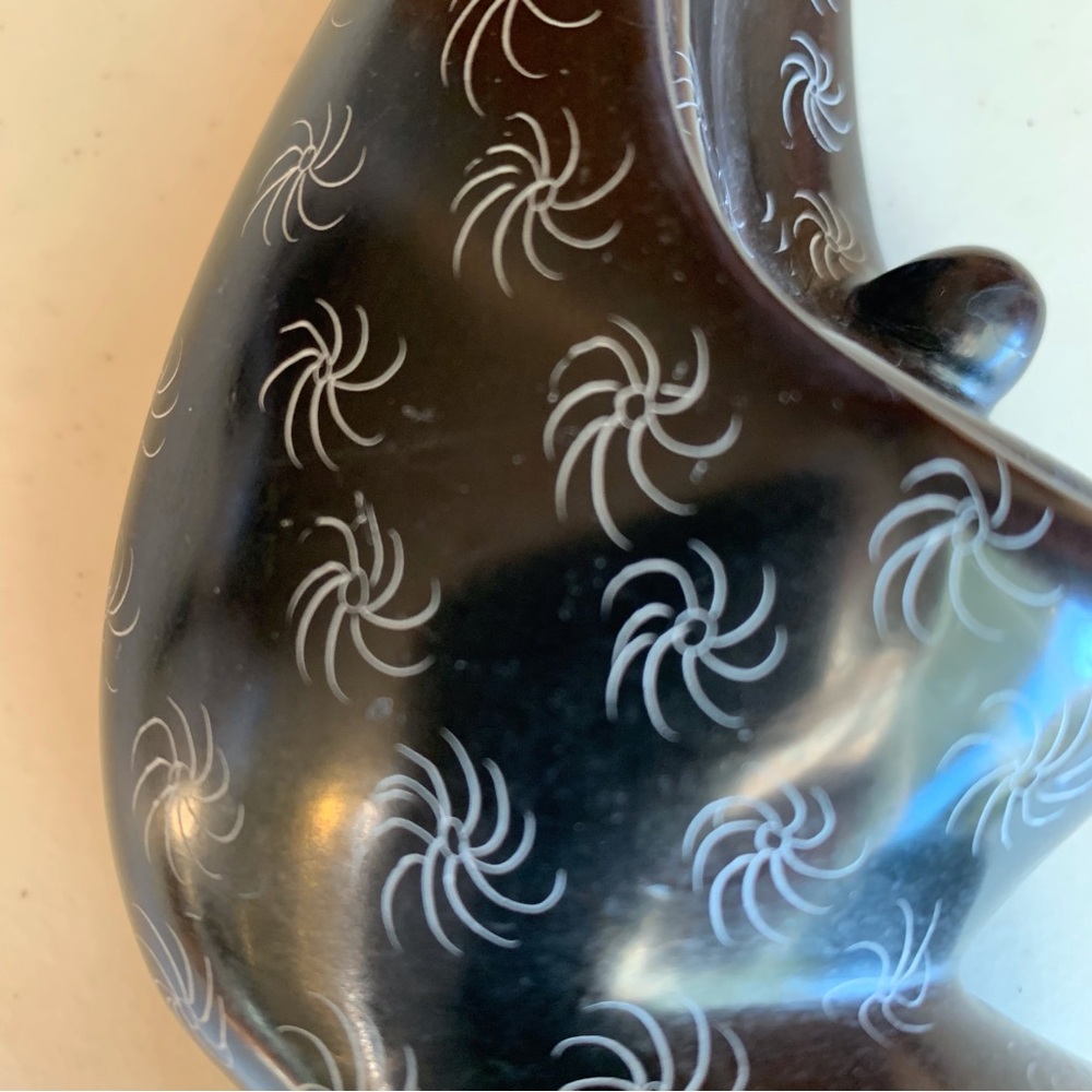 Carved Black Soapstone Mother and Child Figurine “Clocked in Stars” Kenya - Picture 7 of 9